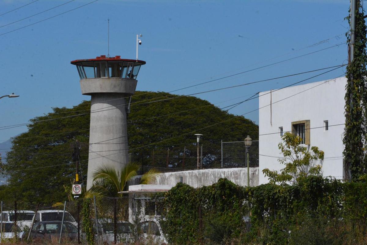 Se registró una fuerte movilización policiaca al Cereso de Colima. (Especial)
