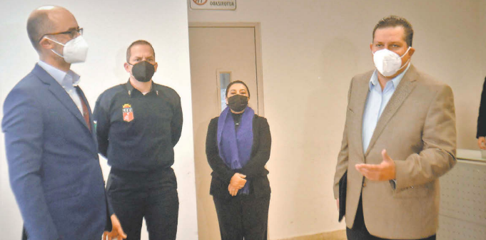 Los conductores que manejen a exceso de velocidad, sin portar el cinturón de seguridad o usando su celular, deberán presentarse ante el juez. Foto: Ra