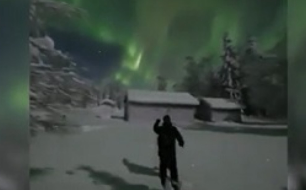 Un fotógrafo finlandés captó la increíble sensación de andar bajo una aurora boreal |DPA