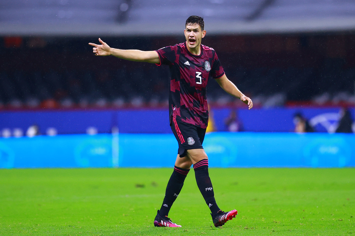 César Montes supera el covid y podrá jugar ante Costa Rica (Imago7)
