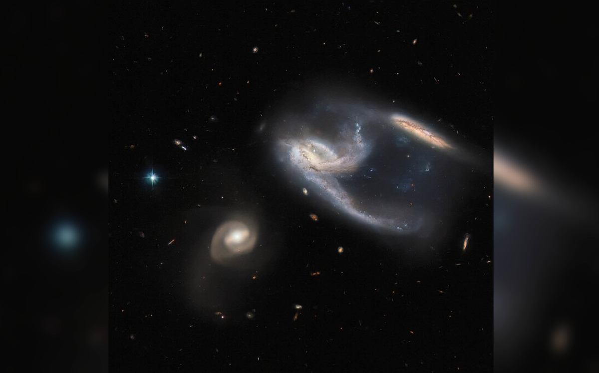 Hubble detecta un par galáctico en forma de nave estelar | NASA