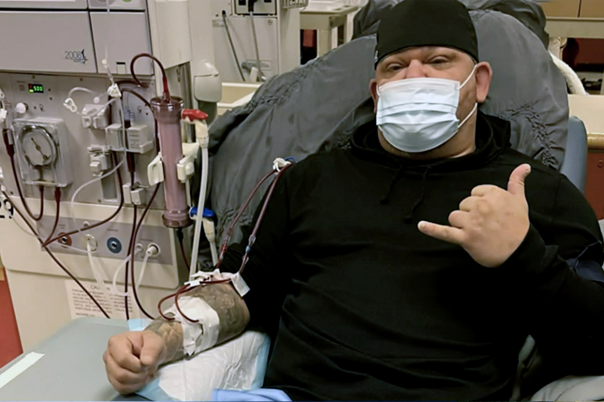 Chad Carswell afirmó que se somete a diálisis tres veces por semana. | Captura video de WSOC