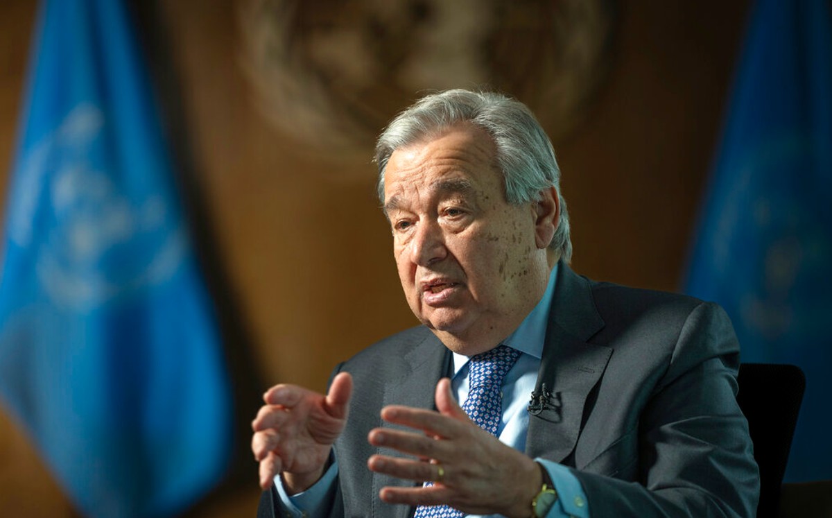 "Todo un complejo sistema social y económico está colapsando" dice Guterres. | AP