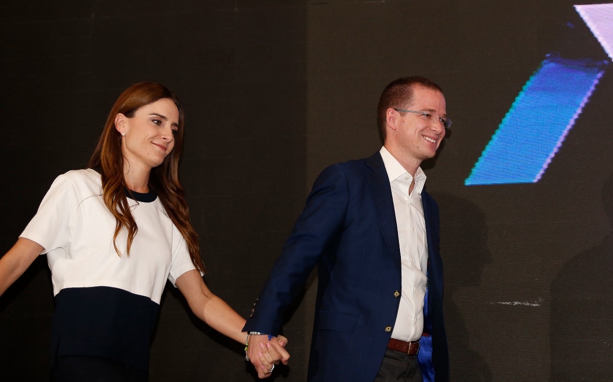 Según la FGR, Carolina Martínez recibio dos préstamos que sumados superan los 5 mdp. | Héctor Téllez