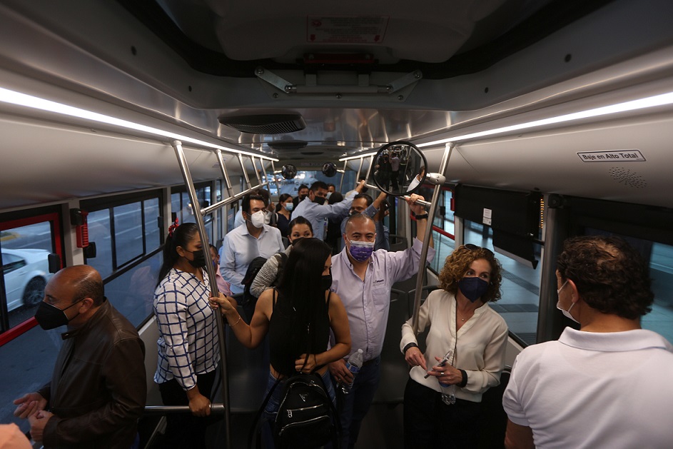 Mi Macro Periférico transporta a 180 mil usuarios en su primer día (Fernando Carranza)