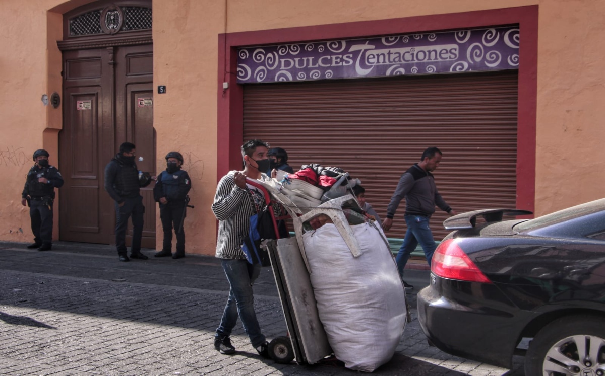 Retiran ambulantes de la 6 Oriente en Puebla capital | Melanie Torres