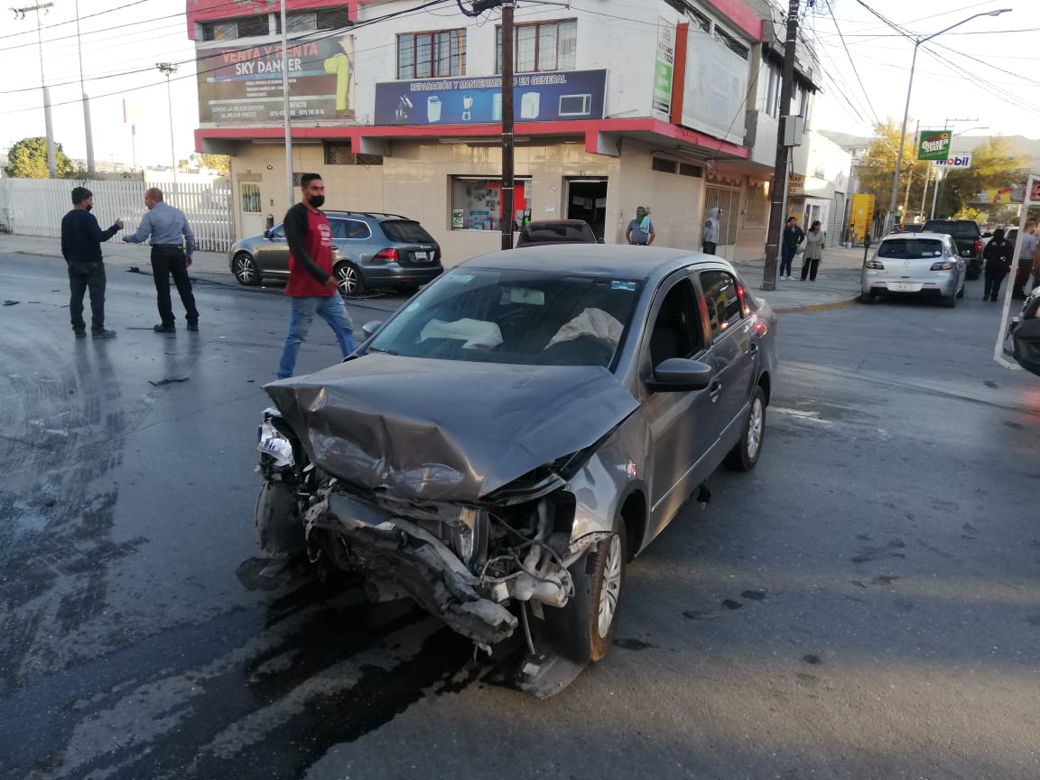 El choque fue en un cruce del centro de Torreón | Milenio Digital