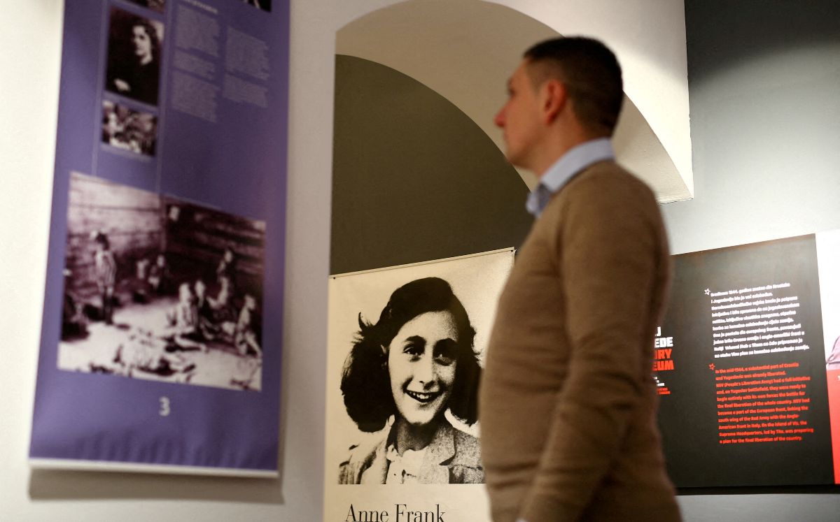 Detienen impresión de 'La traición de Ana Frank' (Reuters).