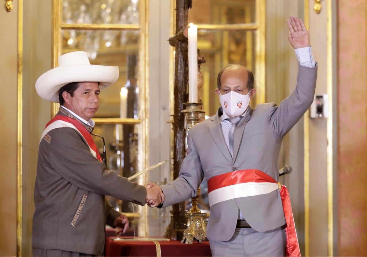 Pedro Castillo presentó a Valer como presidente de Ministros (EFE)
