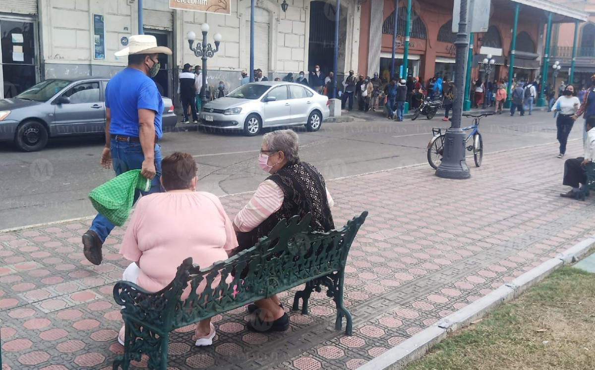 'Revuelven' a abuelitos de Tampico y Norte de Veracruz para pago de pensión