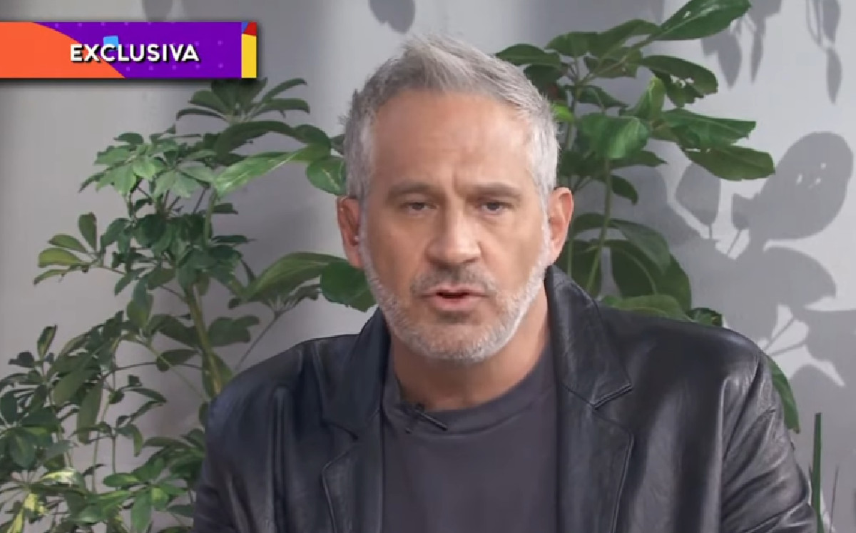 En la transmisión en vivo de HOY, Arath de la Torre reaccionó a las acusación sobre acoso que señaló TV NOTAS |Especial