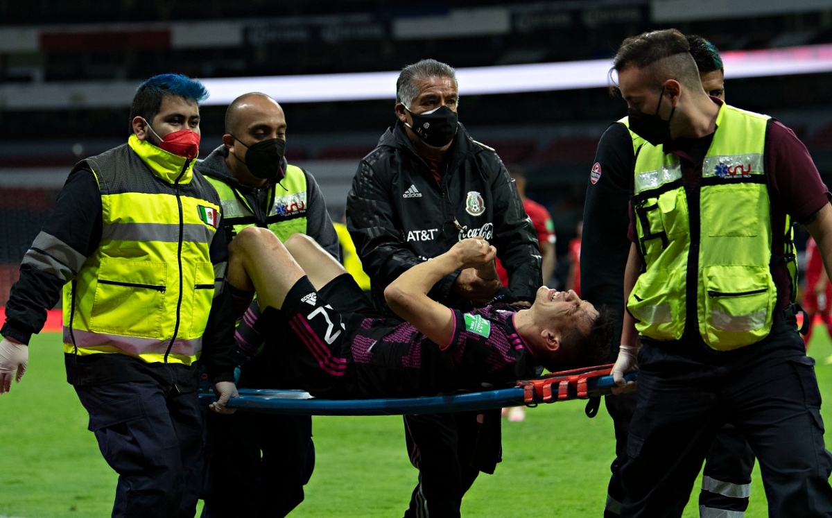 'Chucky' Lozano sufrió luxación de hombro en juego ante Panamá, revela parte médico (Imago 7)