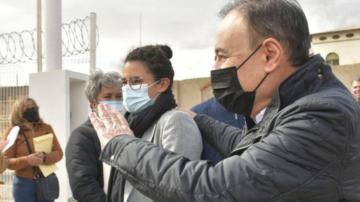 Gobierno de México entrega apoyos solidarios a ex mineros de Cananea