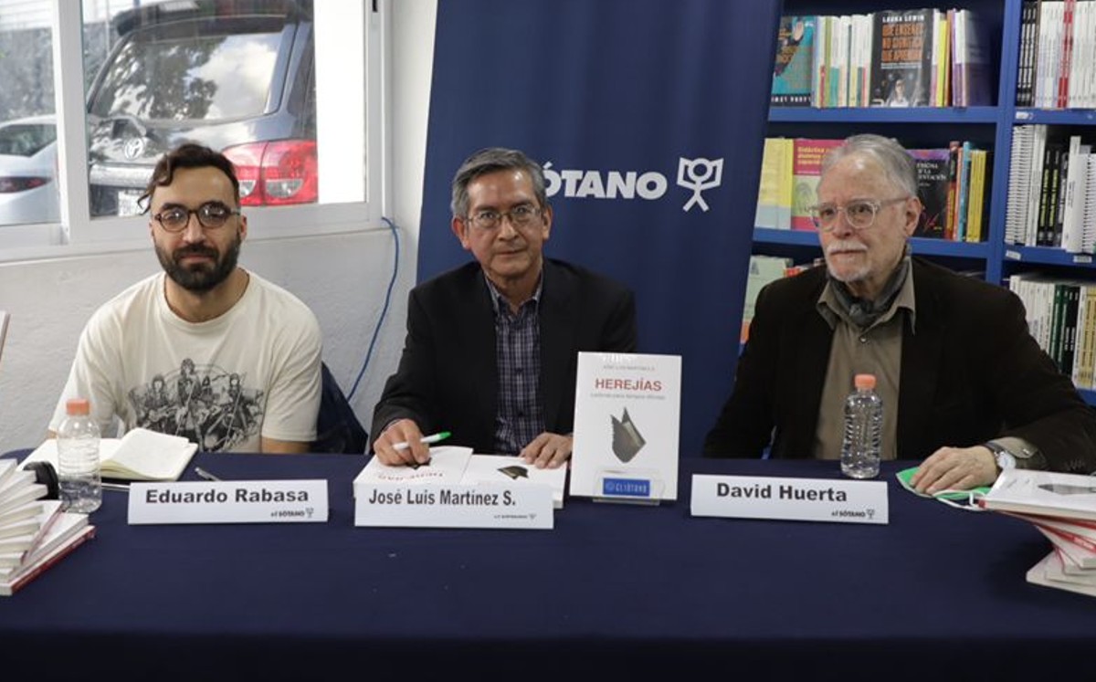 De izquierda a derecha: Eduardo Rabasa, José Luis Martínez S. y David Huerta durante la presentación en la Librería del Sótano. (Naomi Antonio)