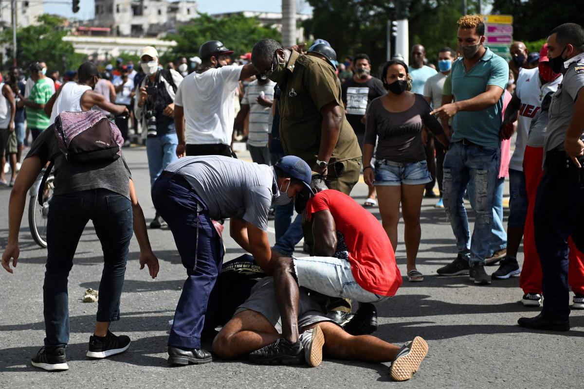 El 11 y 12 de junio del año pasada se llevó a cabo un protesta agresiva en la isla de Cuba (AFP)