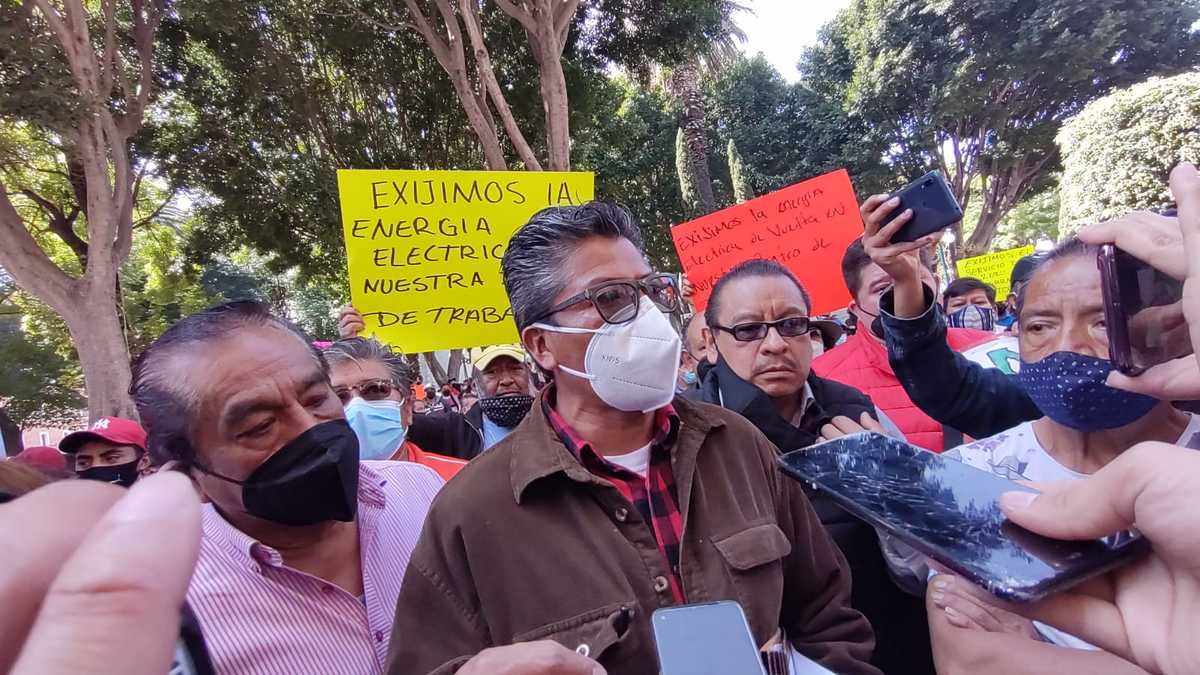 Locatarios del mercado 5 de mayo se manifiestan | Angélica Tenahua
