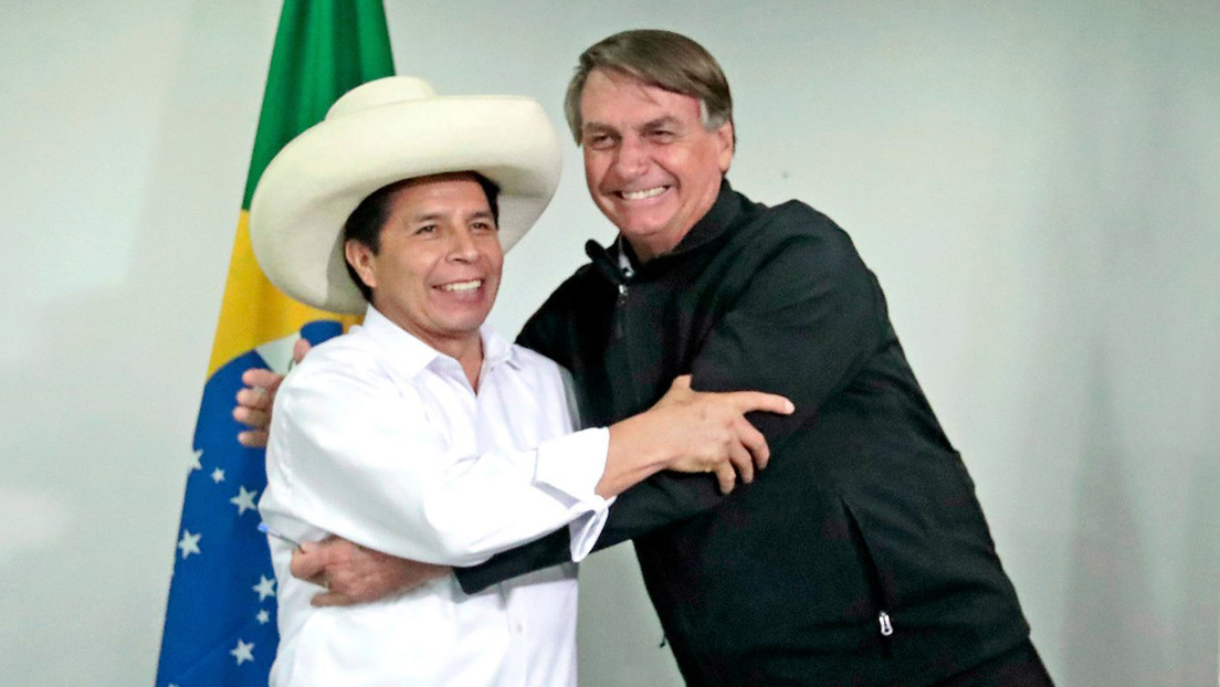 Pedro Castillo en su visita a brasil junto a Jair Bolsonaro (Vía Twitter)