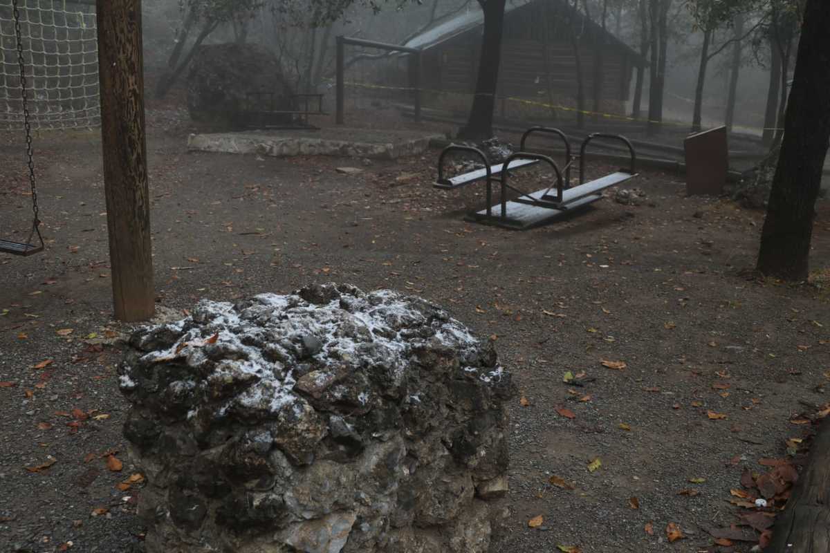La parte alta de Chipinque registró la caída de aguanieve. Foto: Leonel Rocha