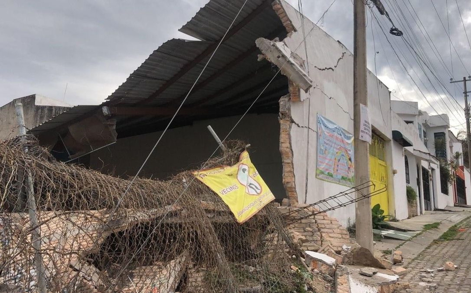 En Nayarit, barda colapsó en guardería del IMSS; hay 8 heridos