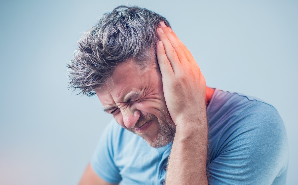 Te contamos qué es el Tinnitus, padecimiento que afecta al oído (Shutterstock).