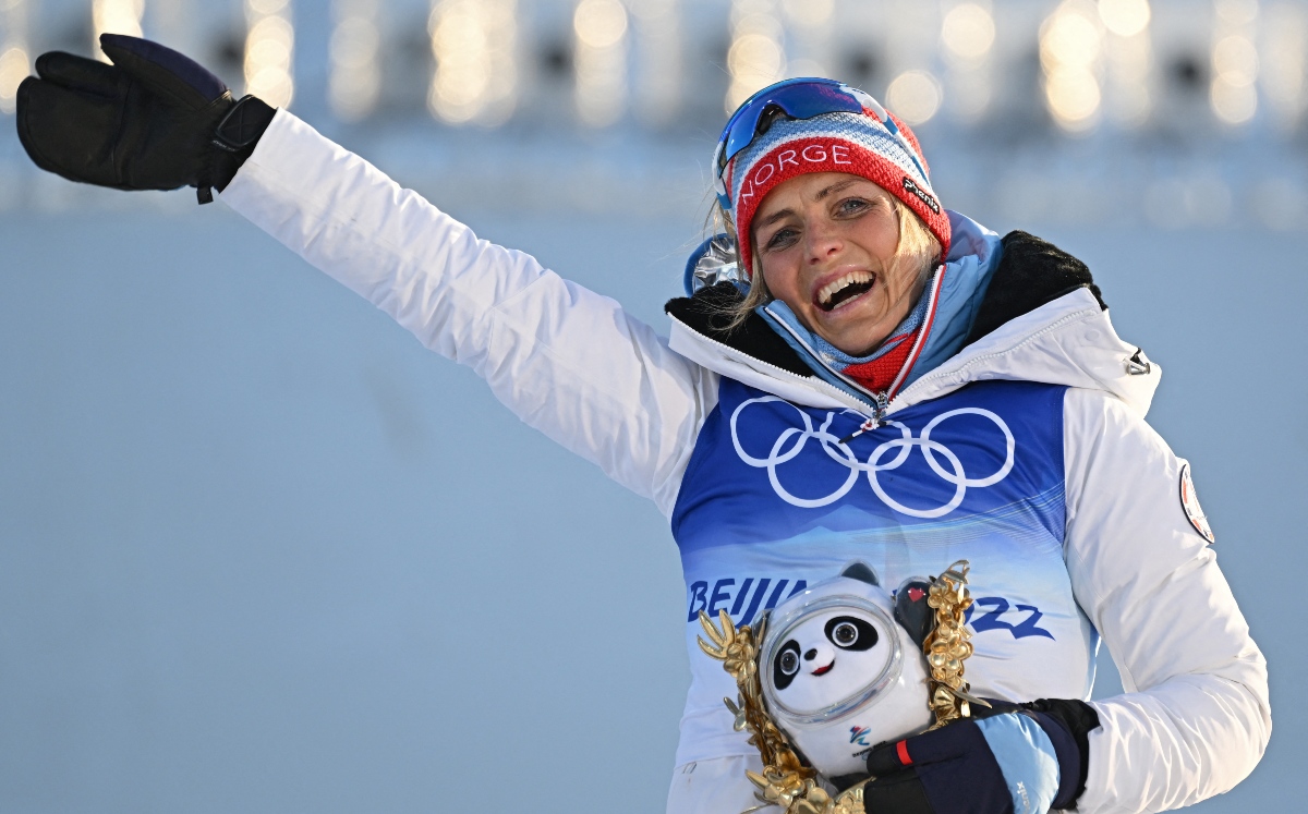 Therese Johaug gana la primera medalla de oro de Beijing 2022 (AFP)