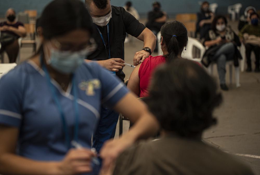 Chile es uno de los países con mayores tasas de vacunación contra el covid-19. | AP