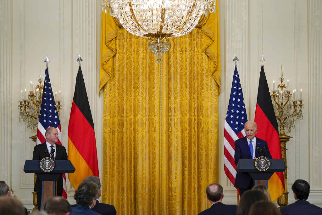Joe Biden en conferencia de prensa en la casa Blanca con el canciller de Alemania, Olaf Scholz. (AP)