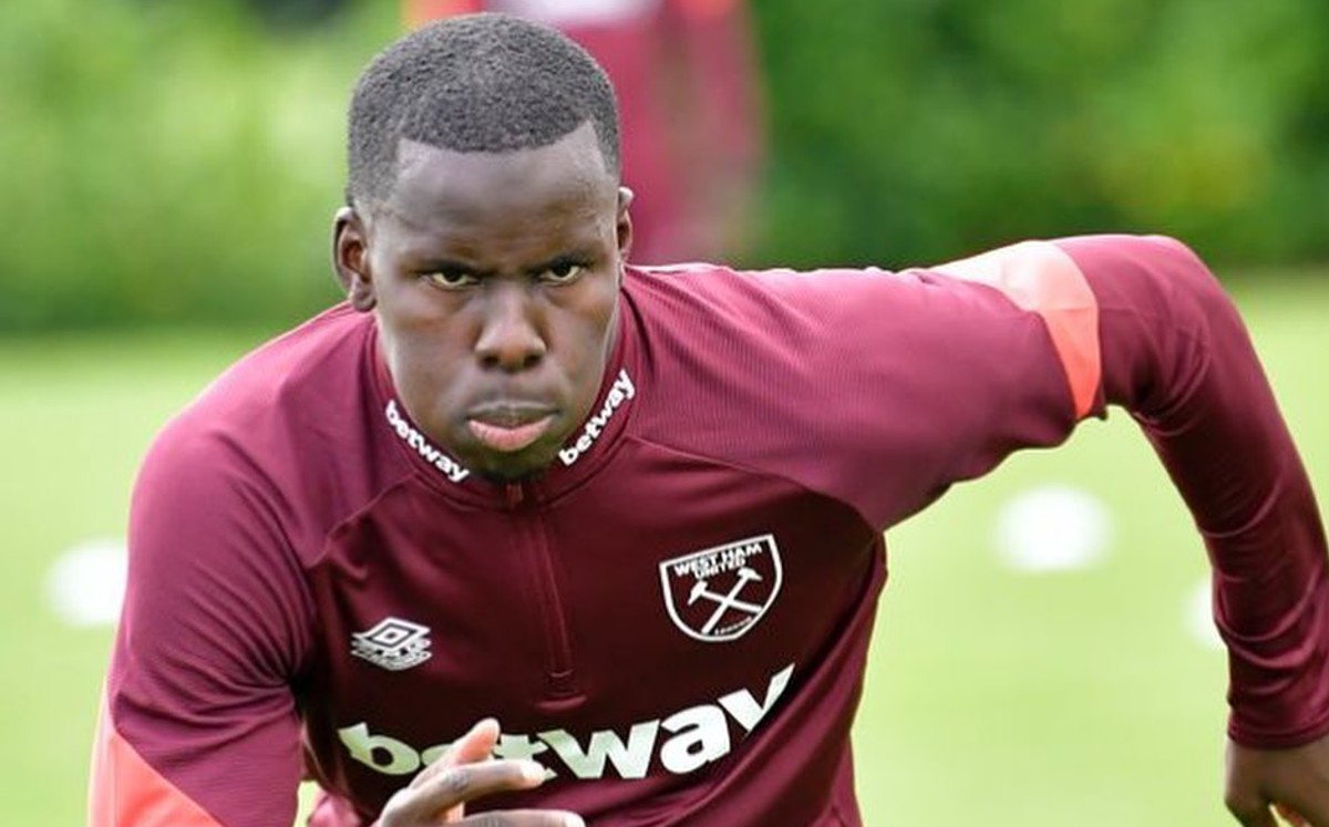 Kurt Zouma, jugador del West Ham, fue captado pateando su gato (Instagram)