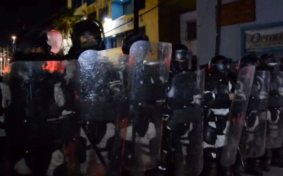 Reubican a 380 migrantes del campamento ‘El Chaparral’ en Tijuana