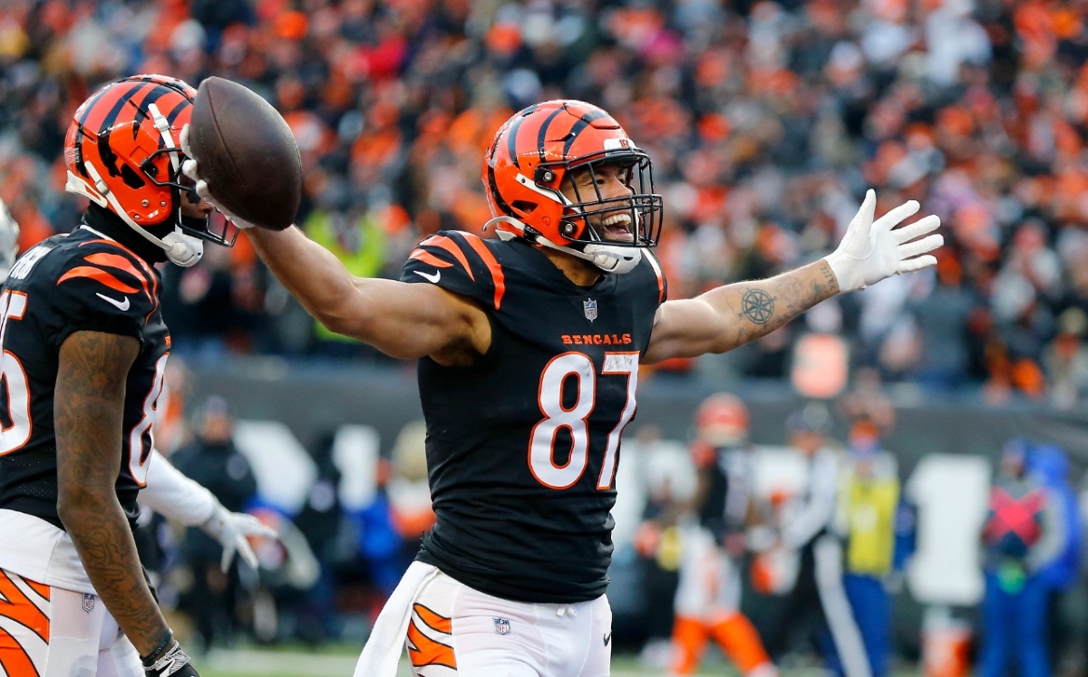 C.J. Uzomah podría jugar el Super Bowl LVI con los Bengals (Reuters)