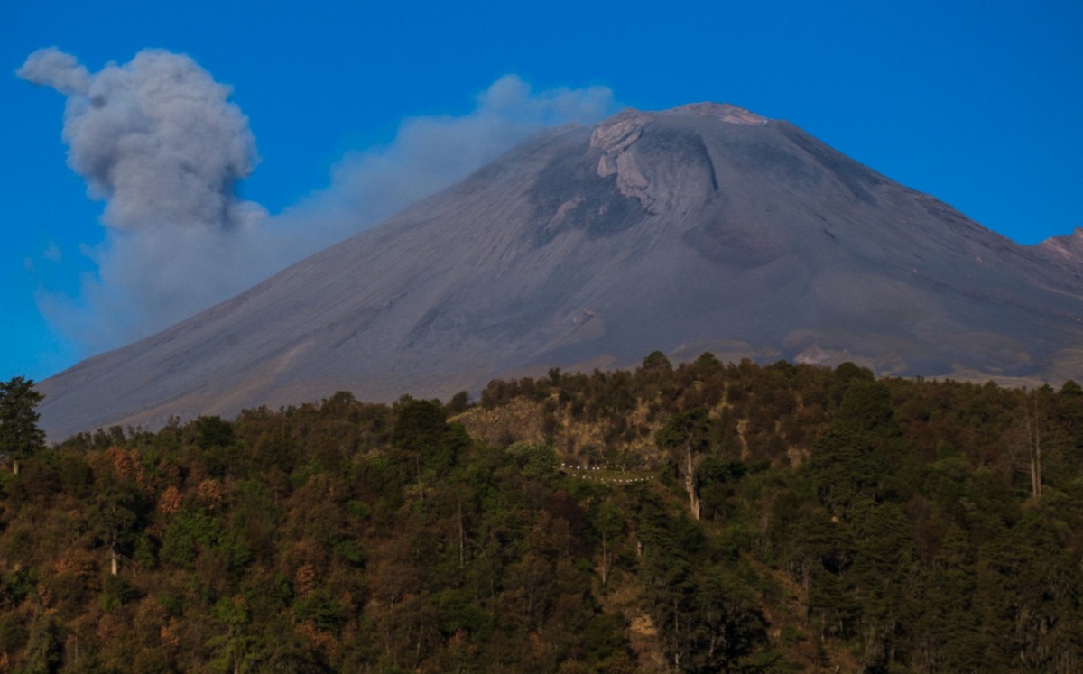 Vista de la actividad volcánica en el Popocatépetl | Andrés Lobato
