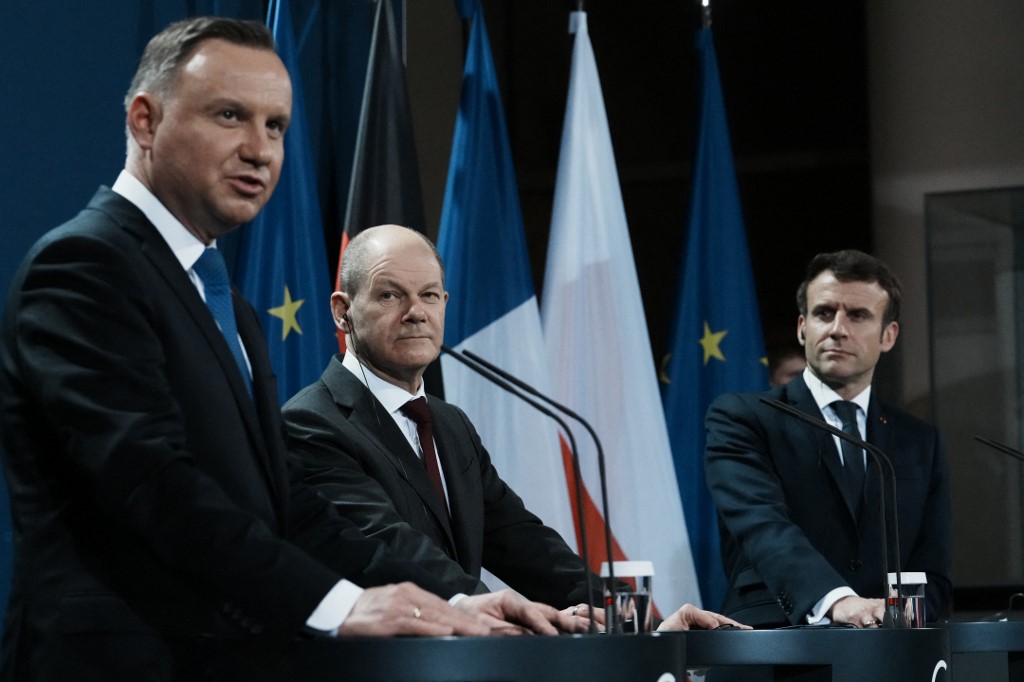 Andrzej Duda, Olaf Scholz y Emmanuel Macron se reunieron en Alemania. | AFP