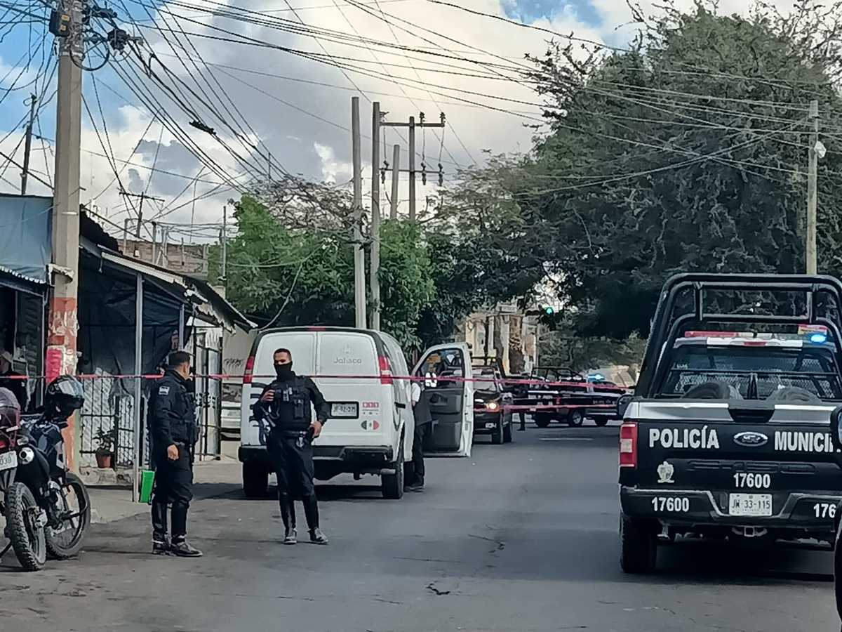 Asesinan a joven a las afueras de una barbería en Tlaquepaque