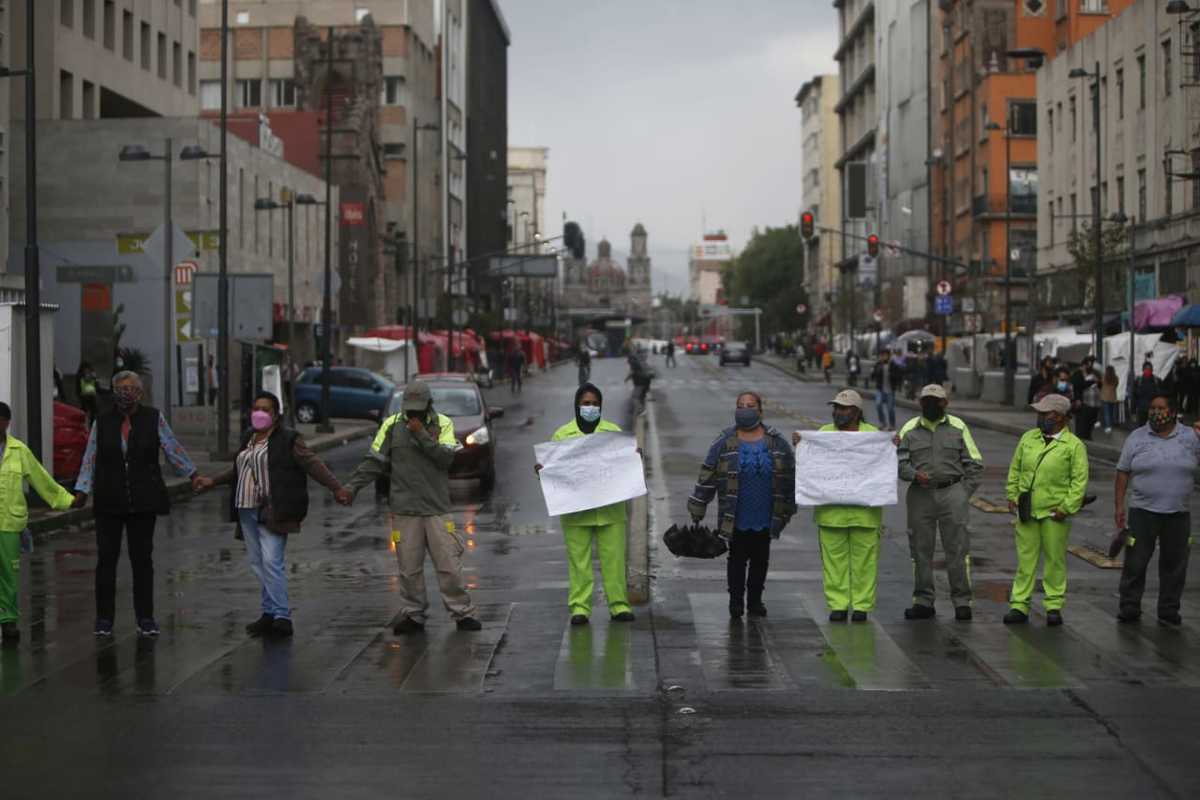Los trabajadores bloquearon la avenida | Ariana Pérez