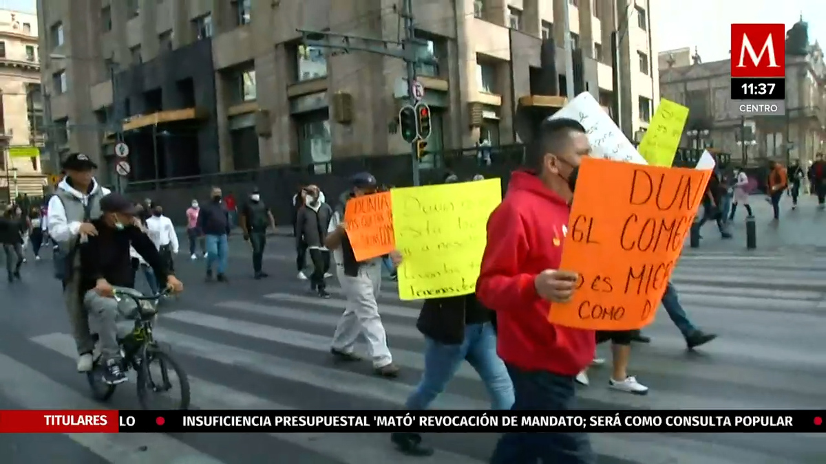 Protesta de comerciantes bloquea Eje Central