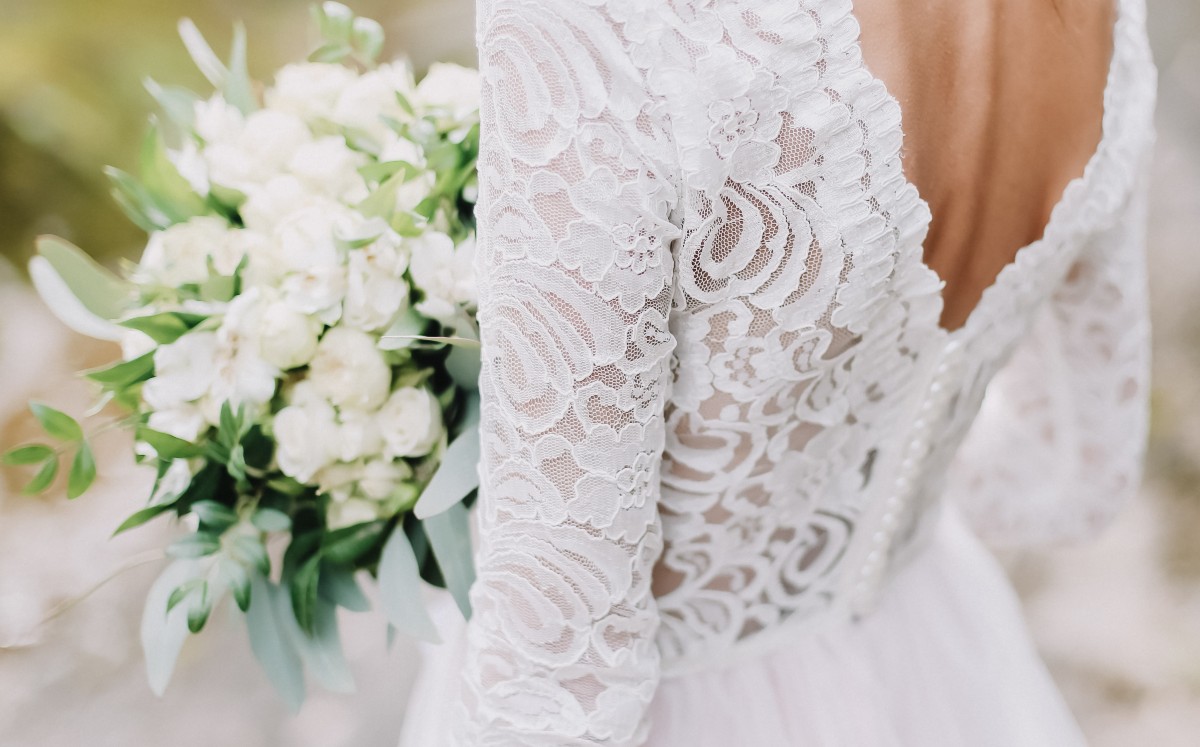 Novia cobra casi mil 500 pesos por persona para pagar banquete de boda |Especial