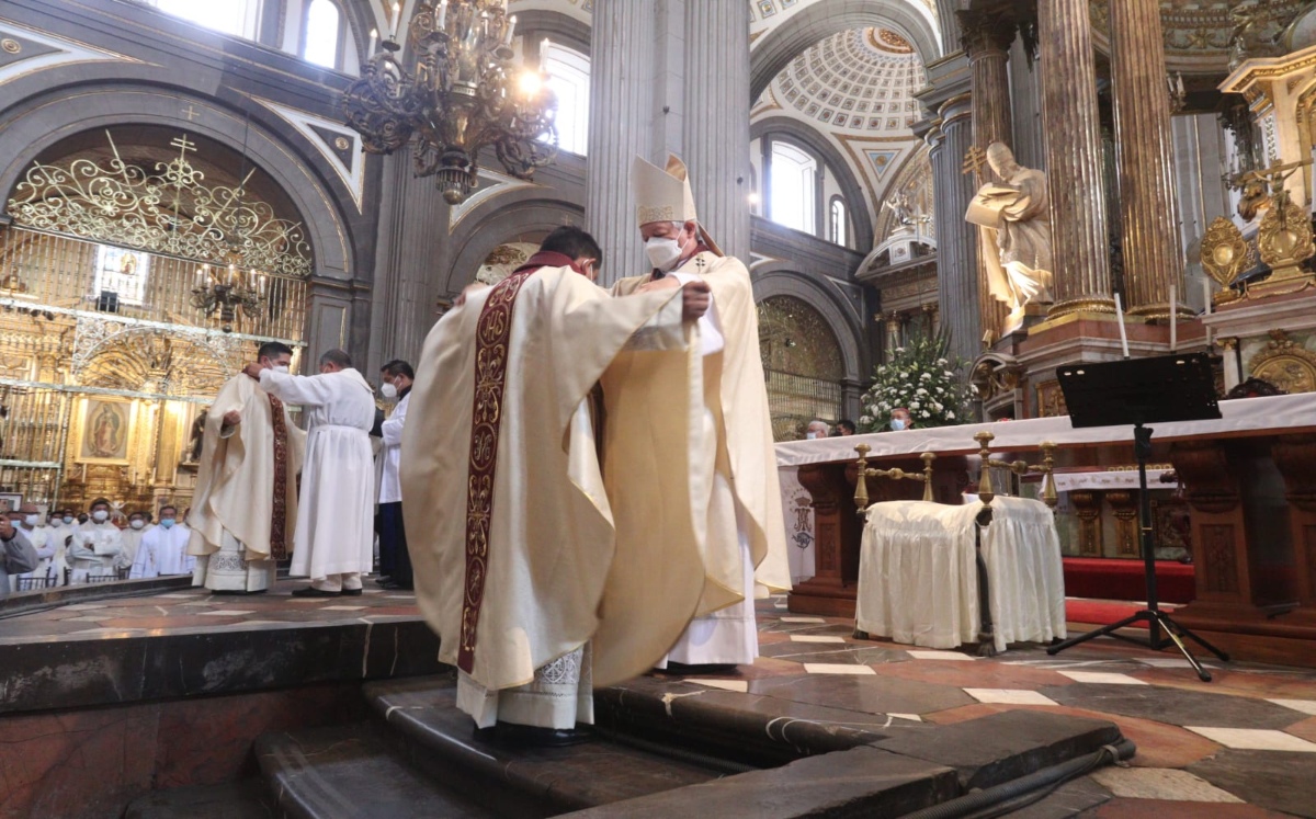 Arzobispo de Puebla suma 100 ordenaciones sacerdotales | Especial