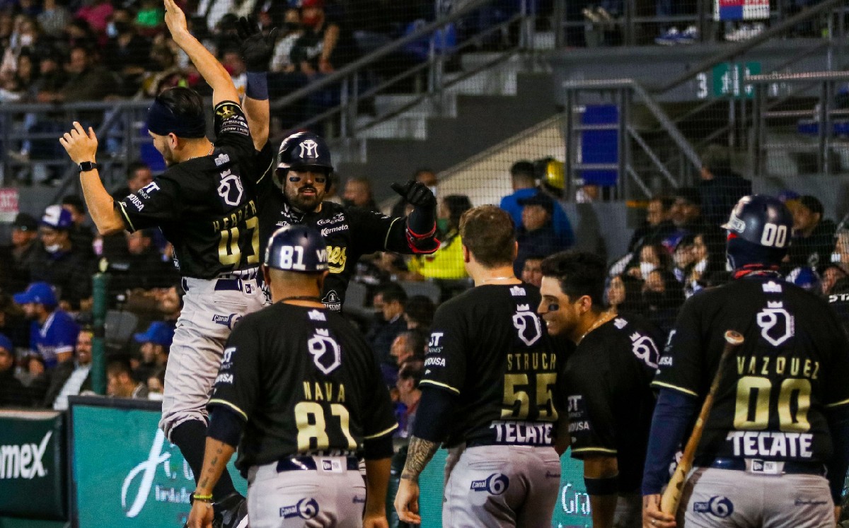 Gerardo Álvarez seguirá como manager de Sultanes de Monterrey (Imago7)