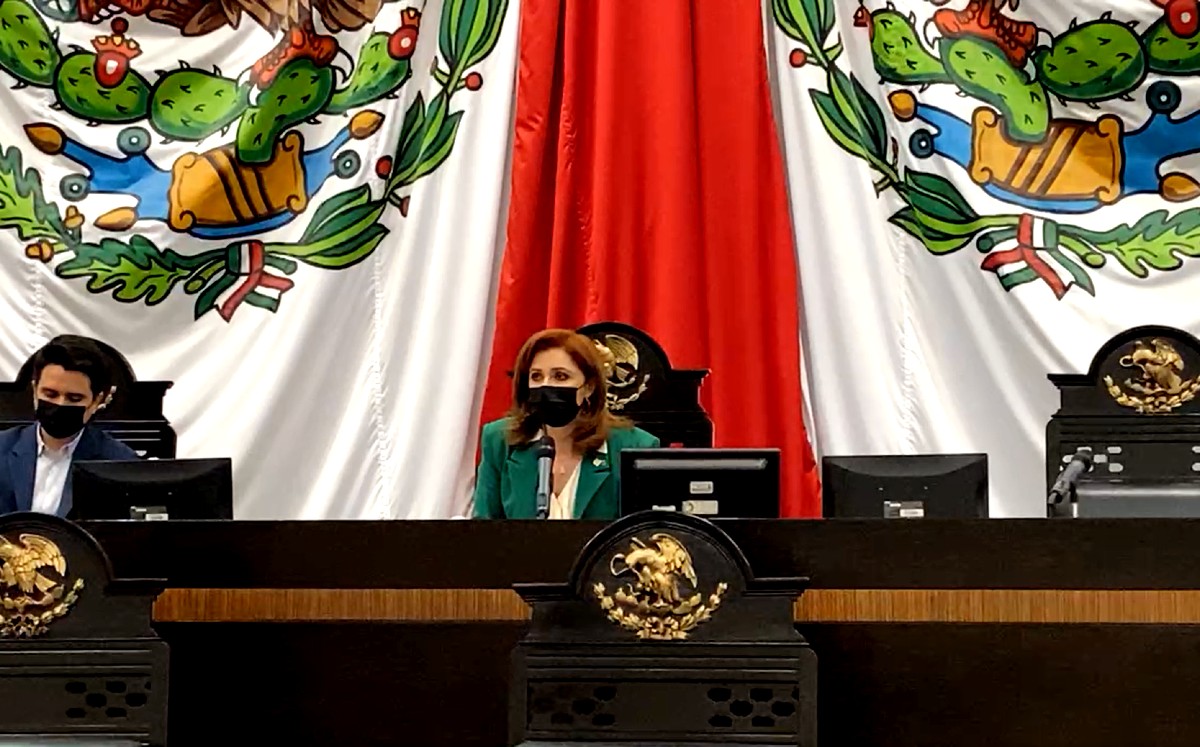 La presidenta de la Mesa Directiva, Imelda Sanmiguel, fue la encargada de difundir el mensaje