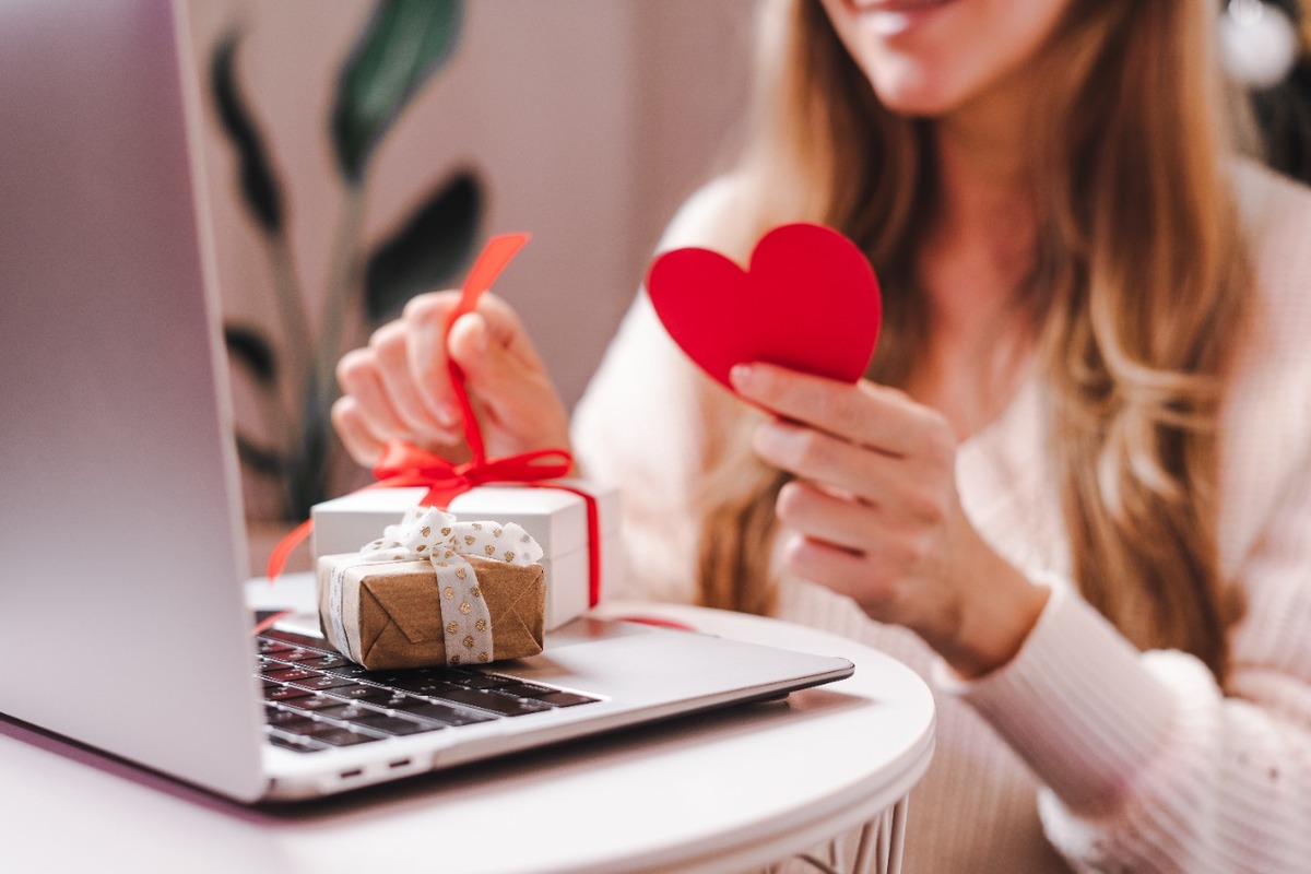 La Profeco aconseja que el regalo de San Valentín sea algo útil y duradero. (Shutterstock)
