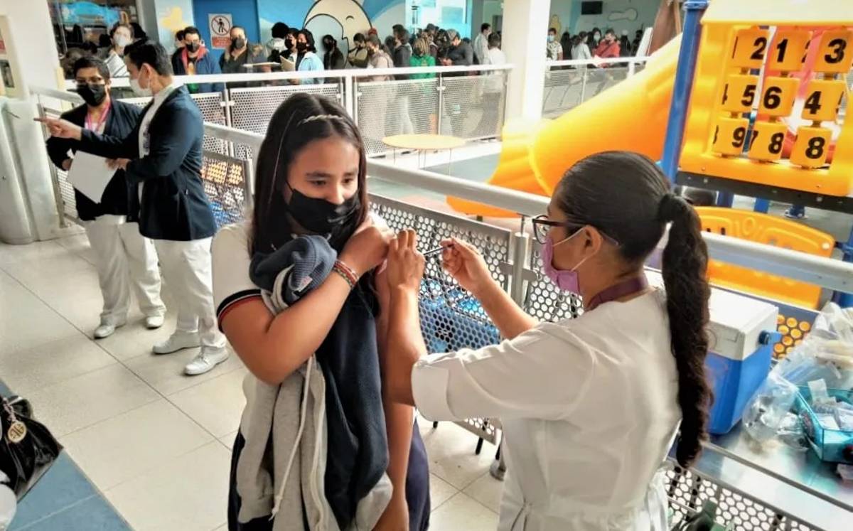 La vacunación en Guanajuato para menores se desarrolla en 14 puntos establecidos.