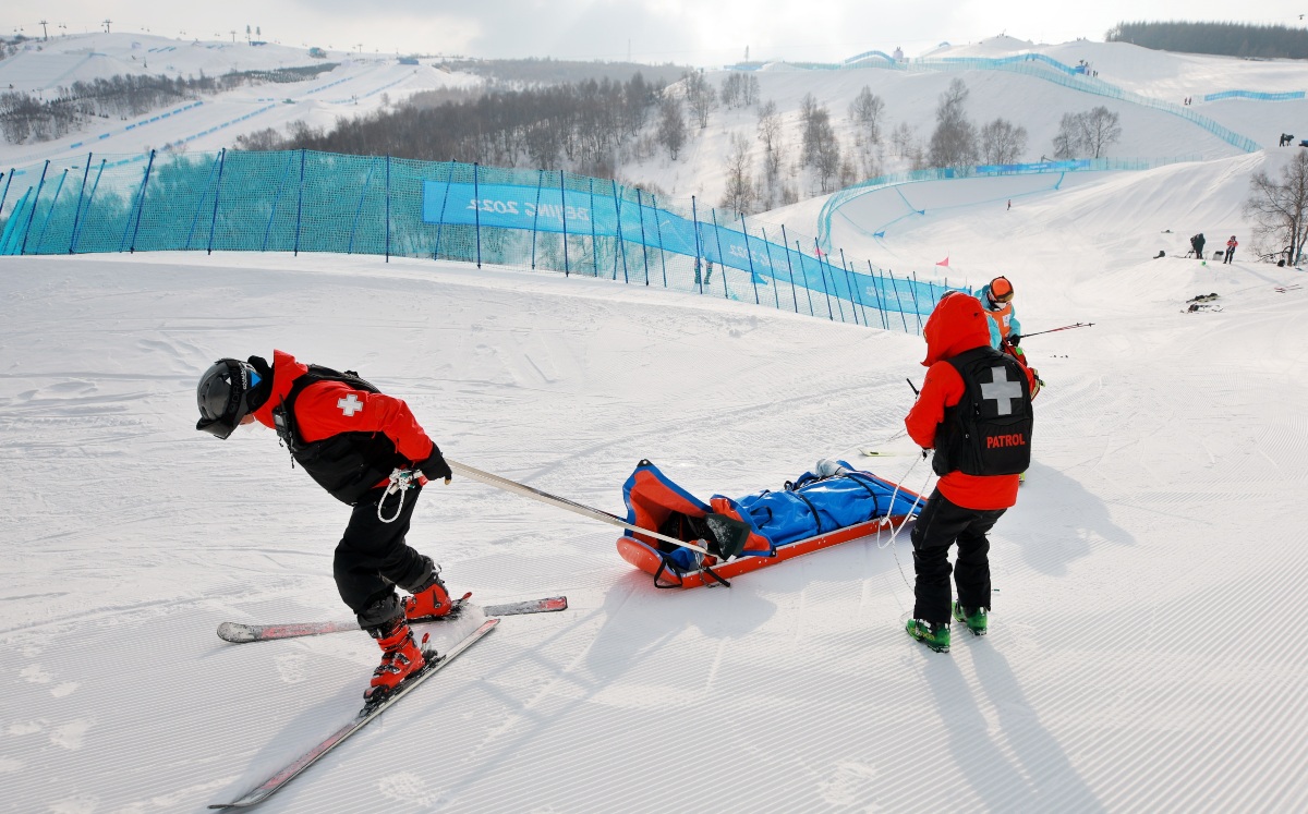 Vendula Hopjakova sufre fuerte caída en prueba de snowboard en Beijing 2022 (EFE)