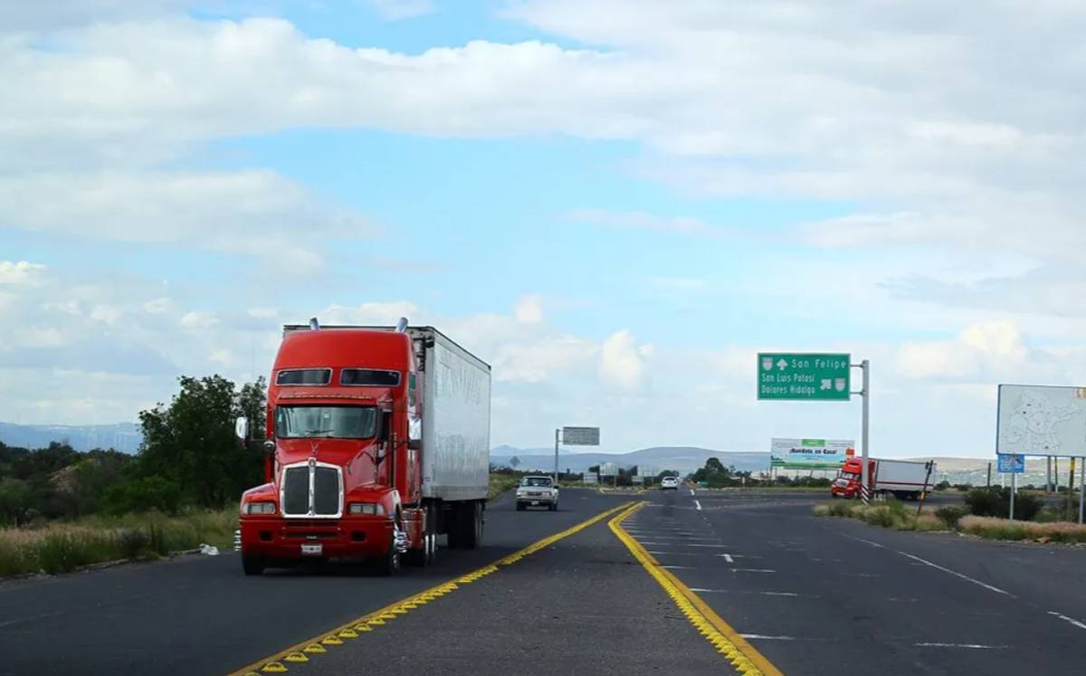 Si Guanajuato llegara a tomar la titularidad del tramo carretero, deberá invertirle más de 2 mil millones de pesos.-
