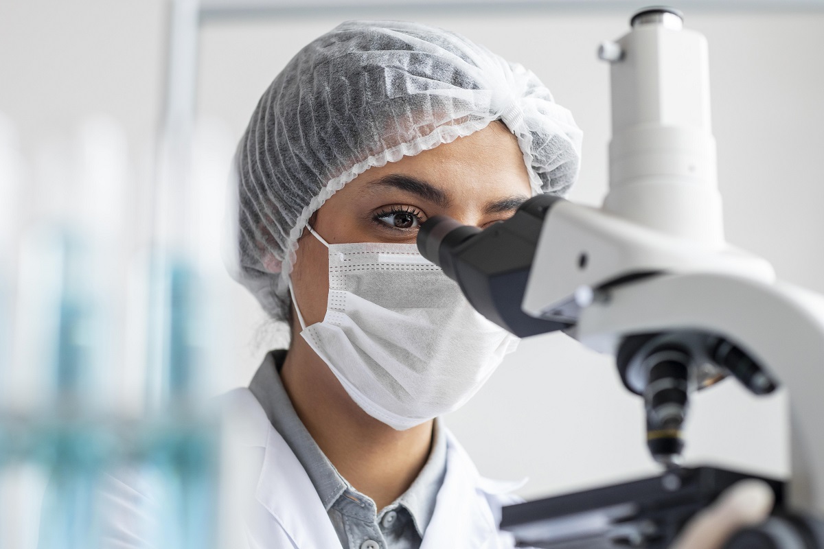 El COCyTED busca fomentar en las niñas y jóvenes el amor a la ciencia con estas actividades. (freepik.es)
