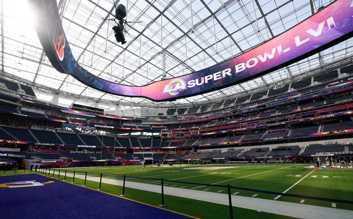 Fan mexicano de Rams disfrutará el Super Bowl LVI como invitado especial del equipo (AP)