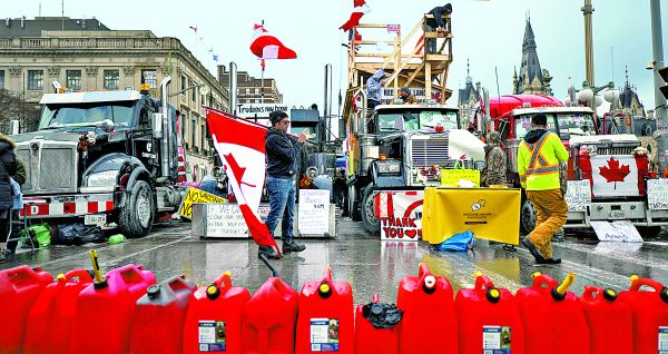 Los manifestantes se centraron en la ruta que conecta a Detroit con Windsor. Reuters
