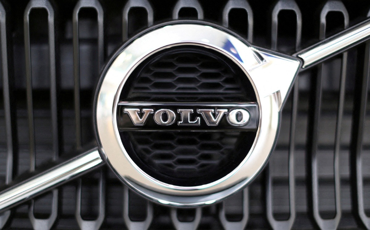 Volvo Cars anuncia menor beneficio a lo previsto por escasez de chips.