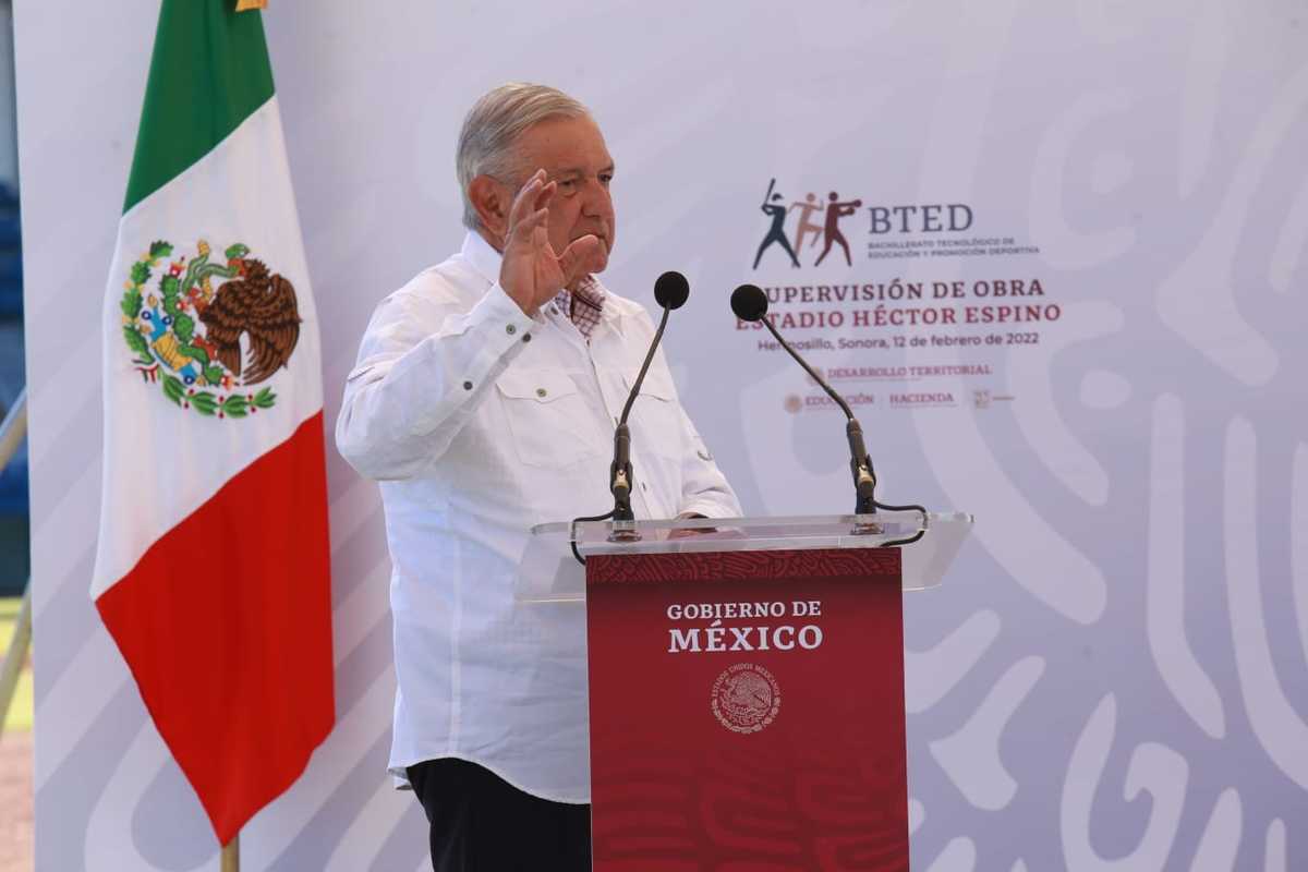 AMLO supervisa la obra en Estadio Héctor Espino en Hermosillo, Sonora. | Juan Carlos Bautista