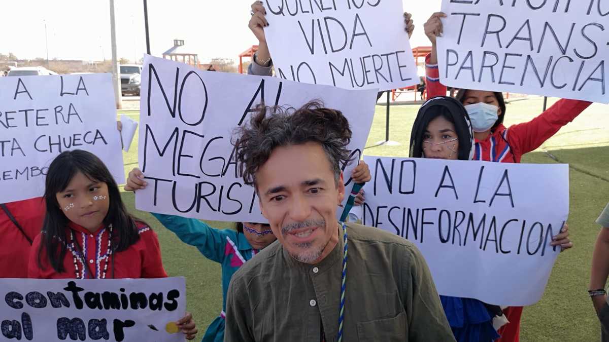 El artista celebró que el Presidente y el gobernador Alfonso Durazo no hablen de un mega proyecto turístico para la región. (Especial)