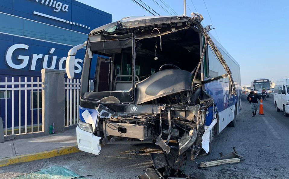 Choque múltiple deja 4 lesionados en carretera a Laredo. PEDRO DELGADO.